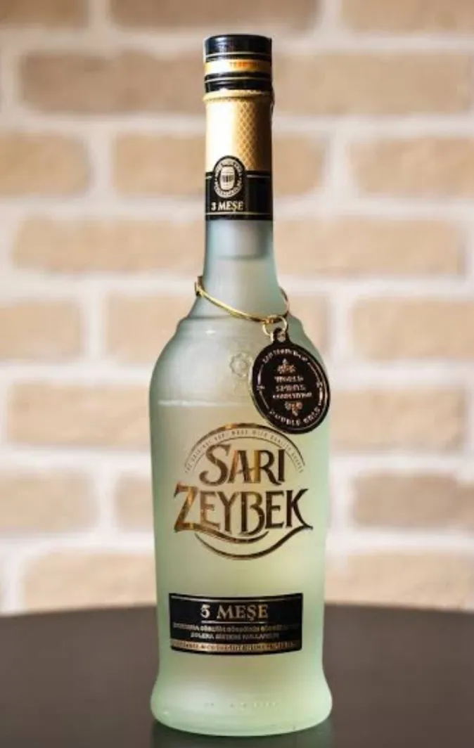 SARI ZEYBEK 70 CL